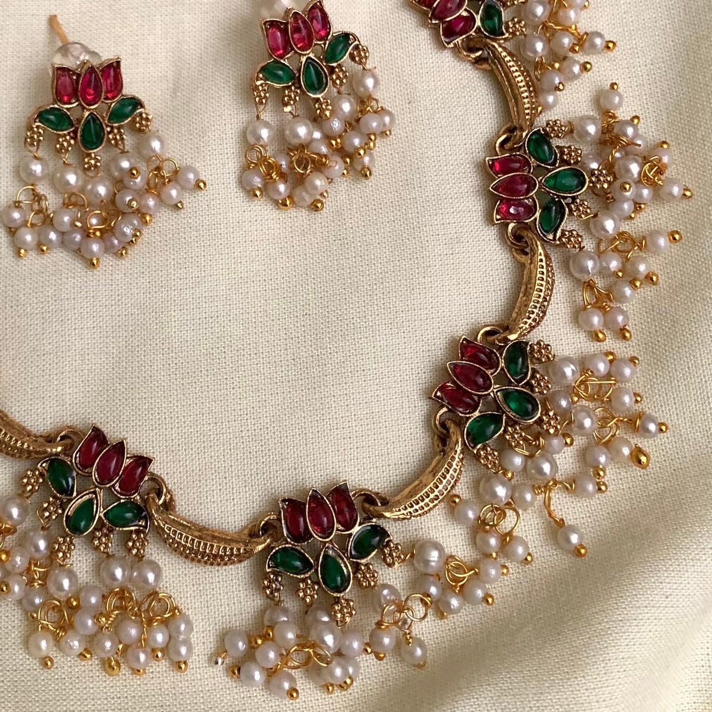 Handcrafted Pearl Cluster Necklace Set AN31