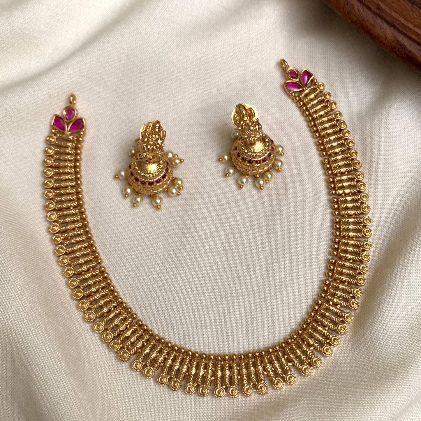 Antique Gold Kundan Temple Necklace Set AN32