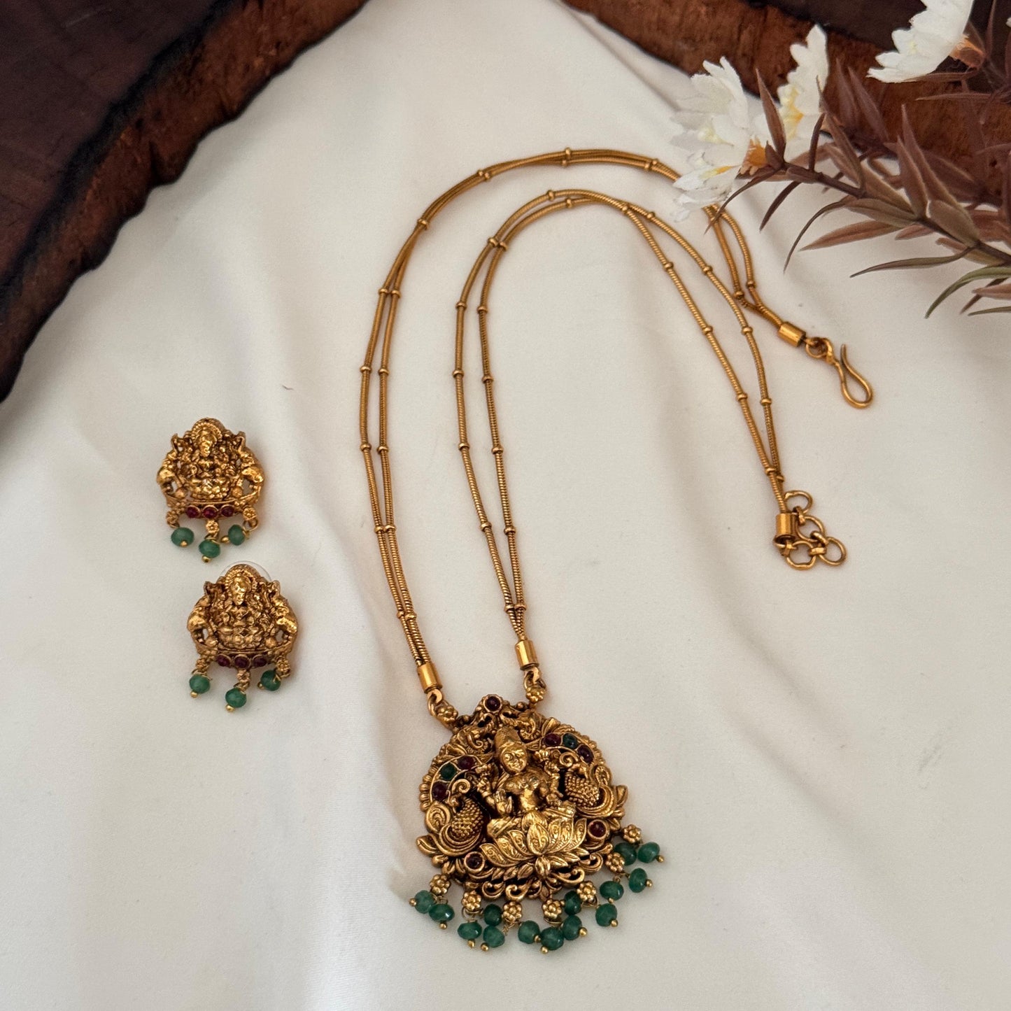Antique Temple Lakshmi Pendant Necklace Set AN77