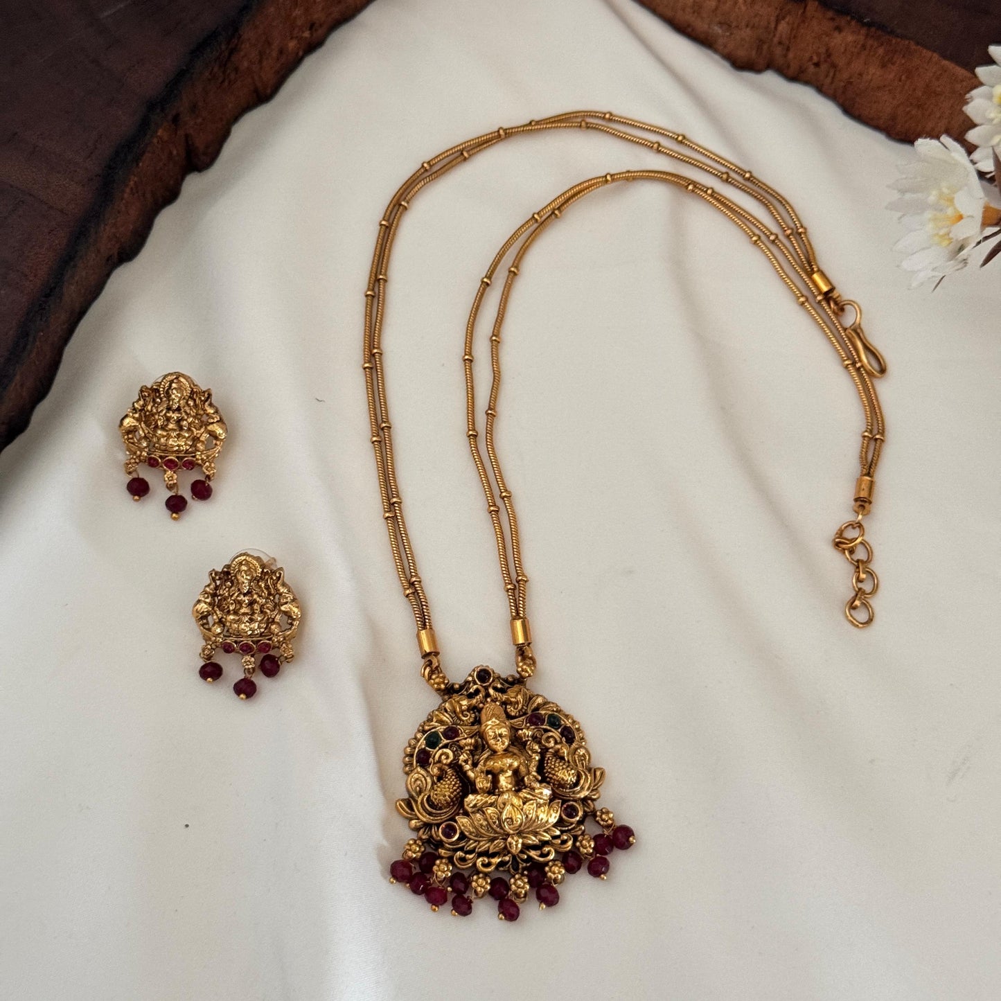 Antique Temple Lakshmi Pendant Necklace Set AN77