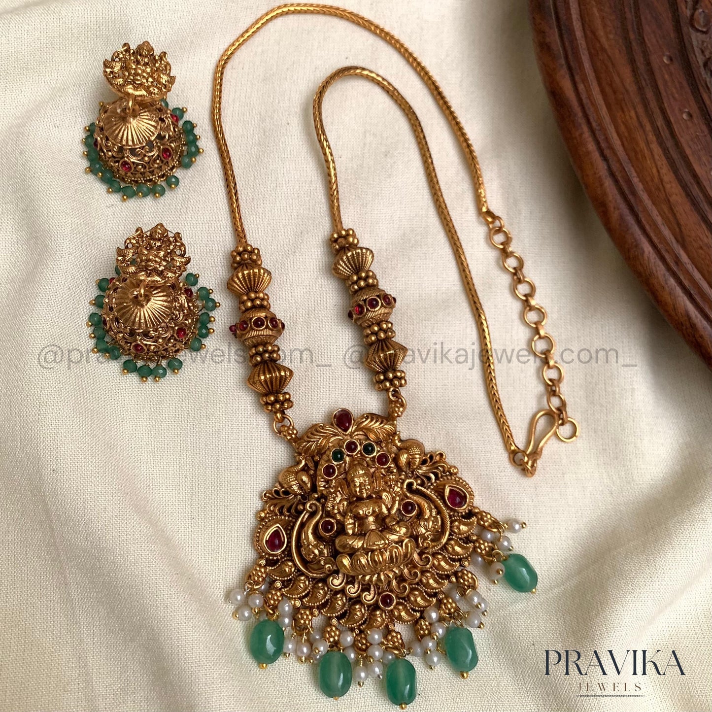 Antique Lakshmi Temple Pendant Set AN128
