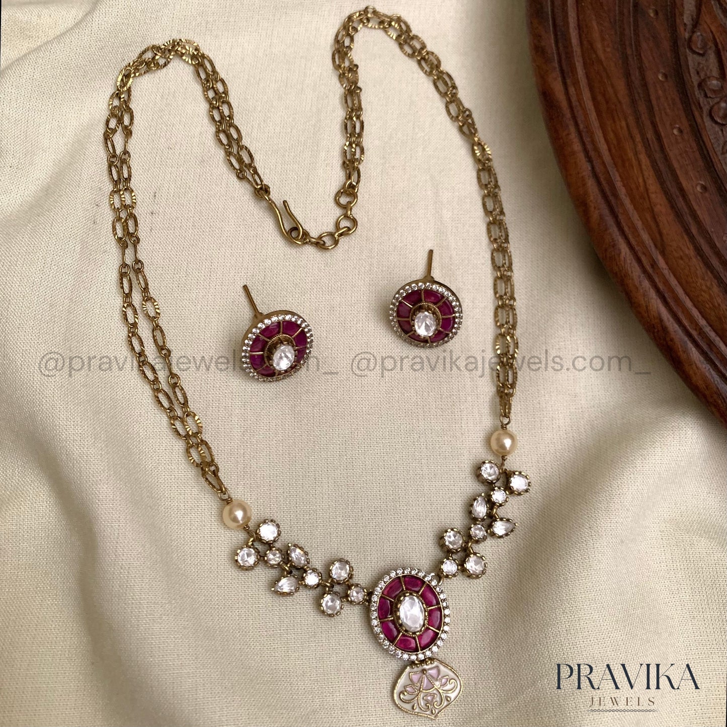 Pravika Luxe Kundan Necklace Set PL14
