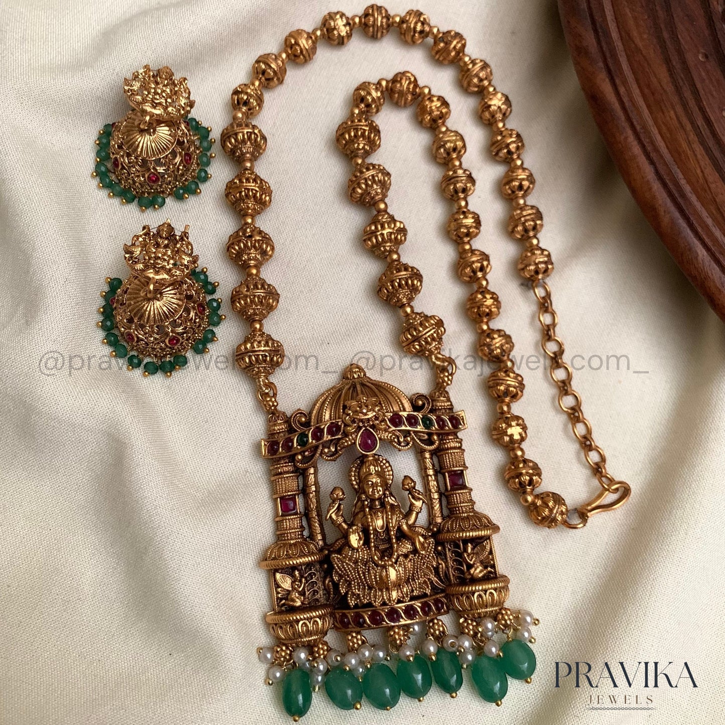 Antique Lakshmi Temple Pendant Set AN124