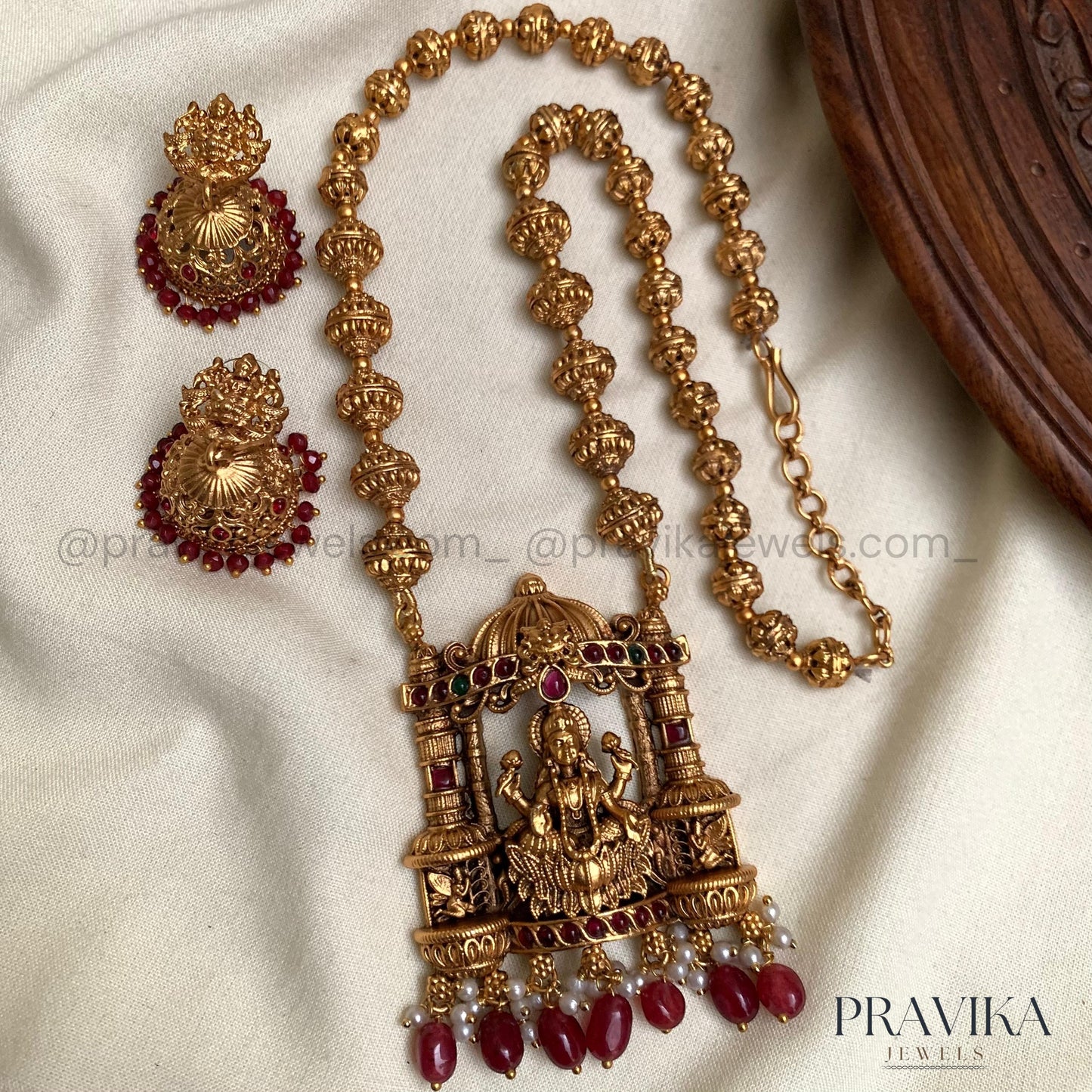 Antique Lakshmi Temple Pendant Set AN124