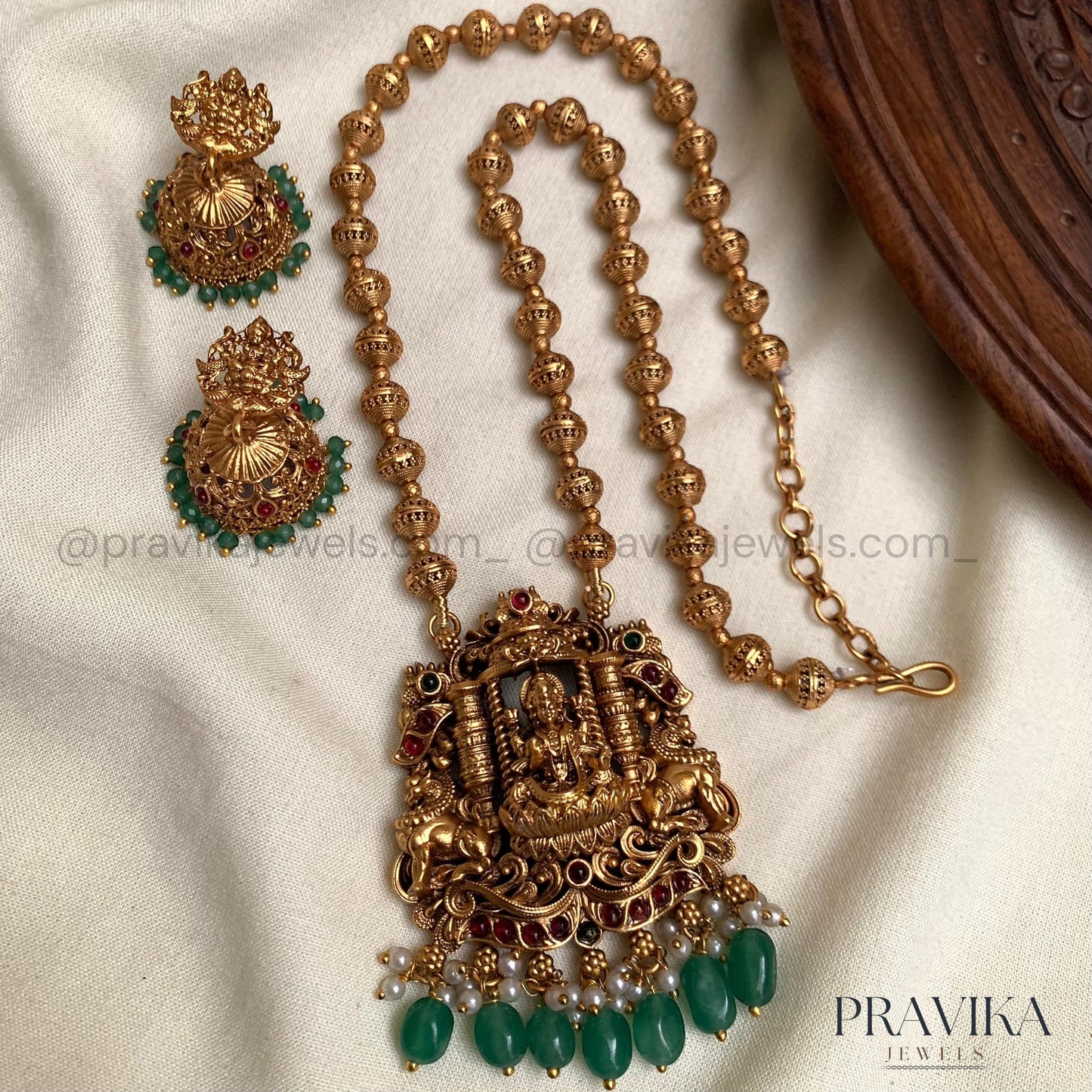 Antique Lakshmi Temple Pendant Set AN123