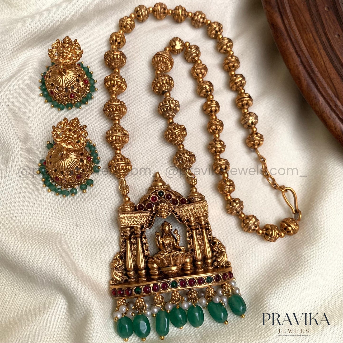 Antique Lakshmi Temple Pendant Set AN125