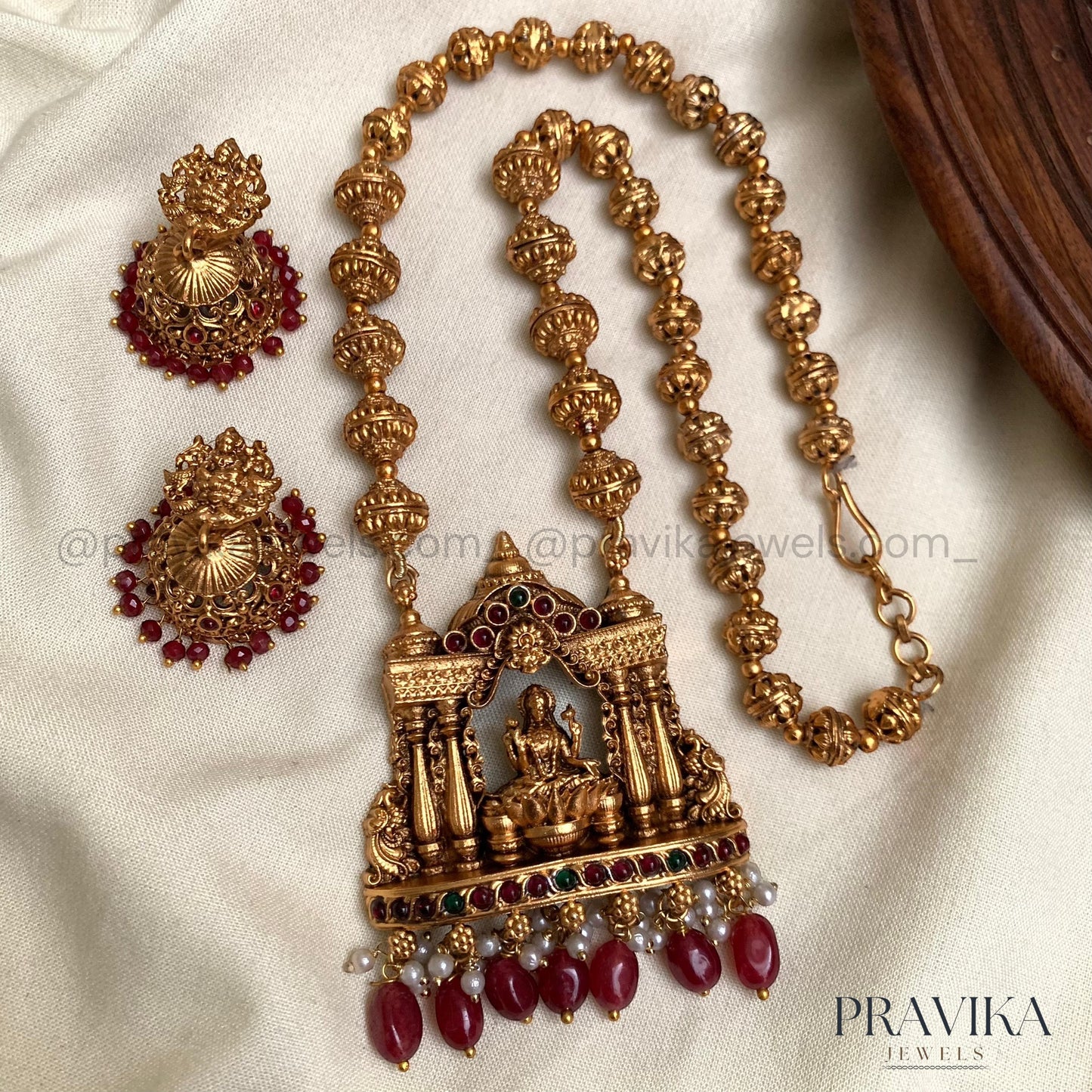 Antique Lakshmi Temple Pendant Set AN125