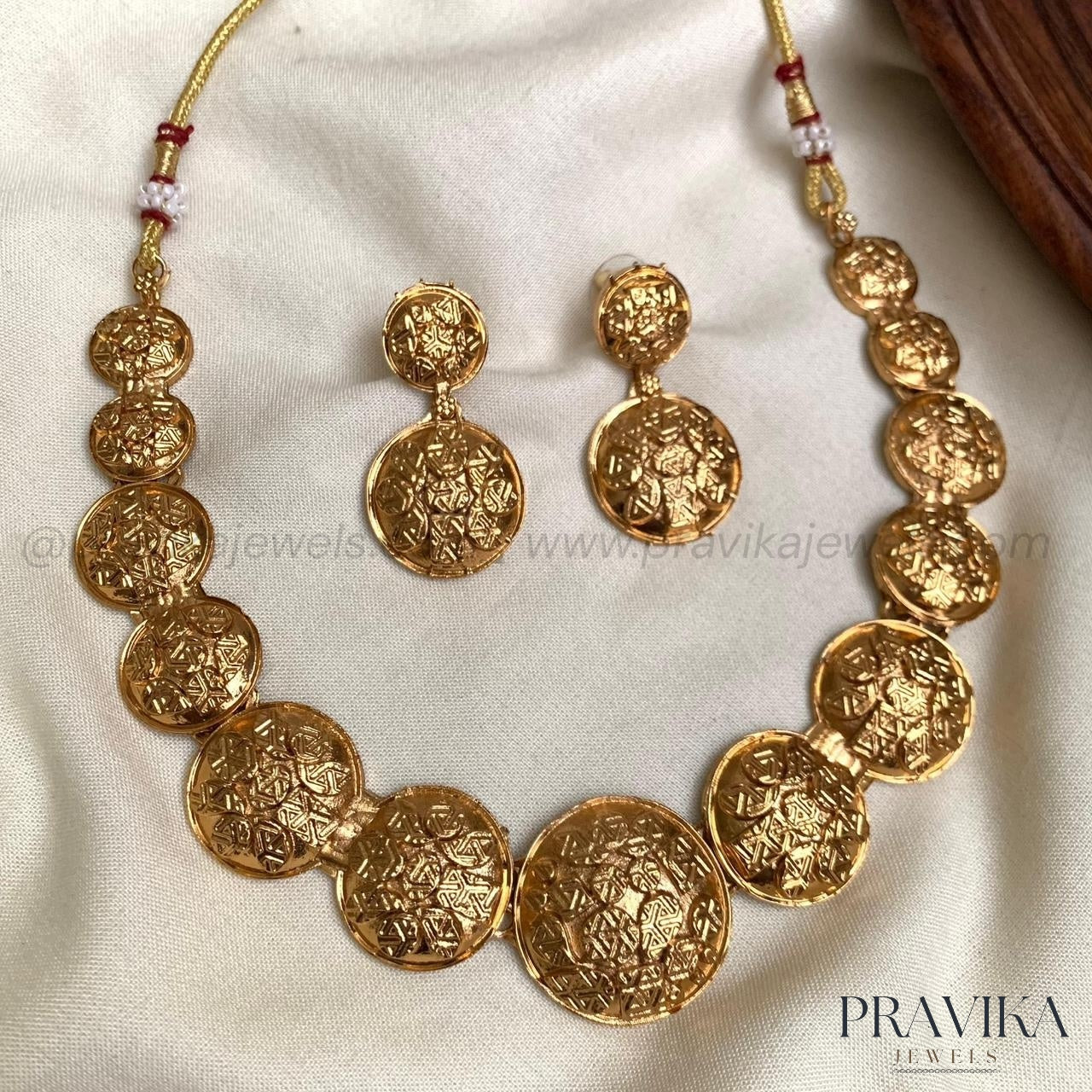 Traditional Gold-Tone Coin Necklace Set AN165