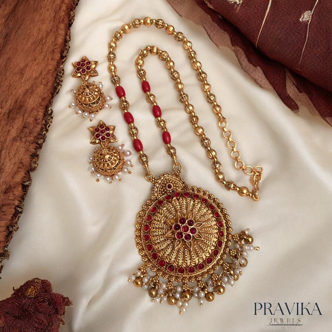 Grand Antique Gold Pendant Necklace Set AN98