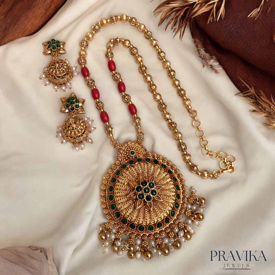 Grand Antique Gold Pendant Necklace Set AN98
