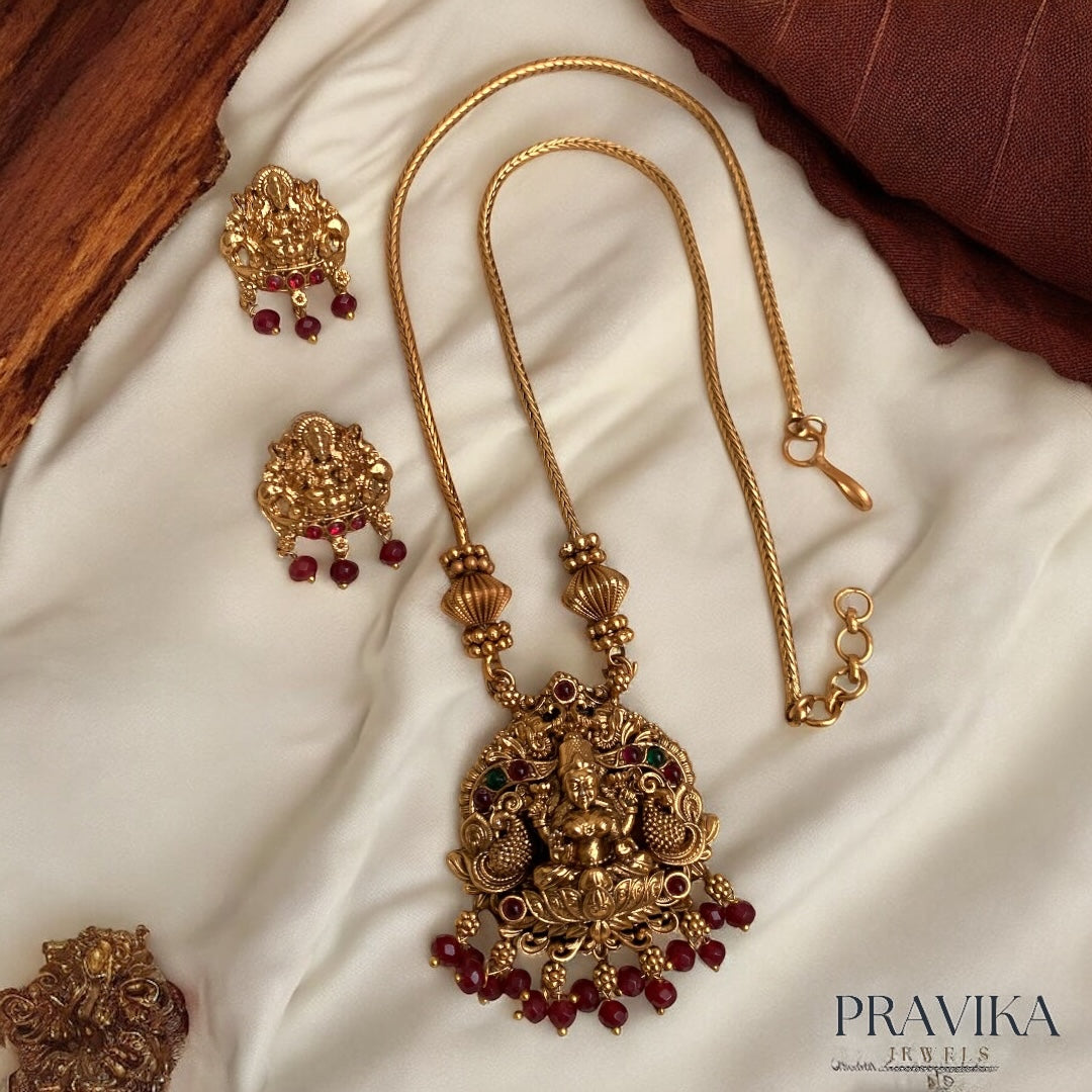 Antique Lakshmi Chain Pendant Set with Earrings AN93