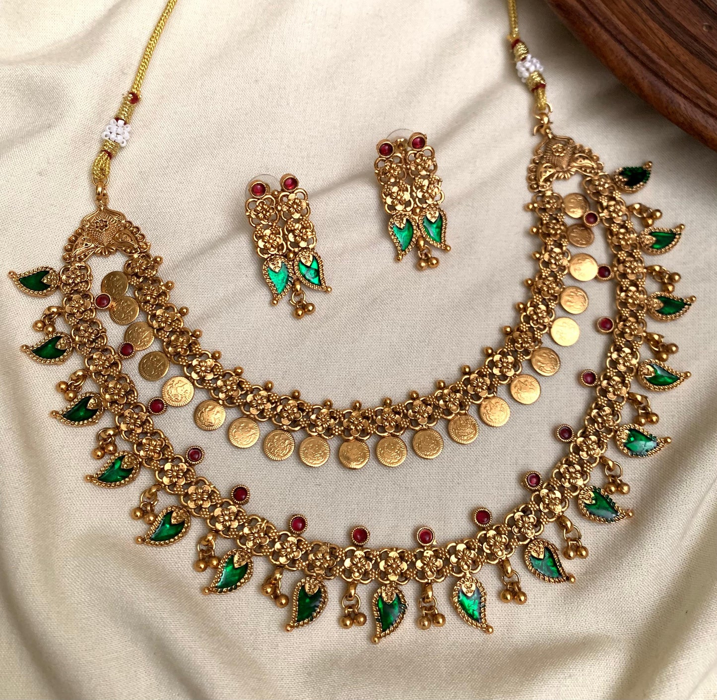 Lakshmi Necklace with Green Beads & Earrings AN100