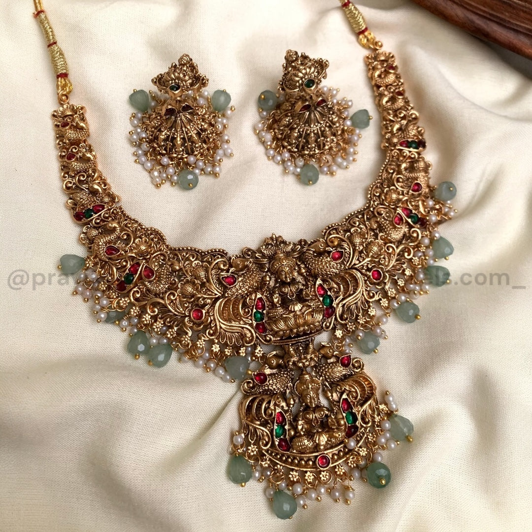 Antique Lakshmi Pendant Necklace Set AN18
