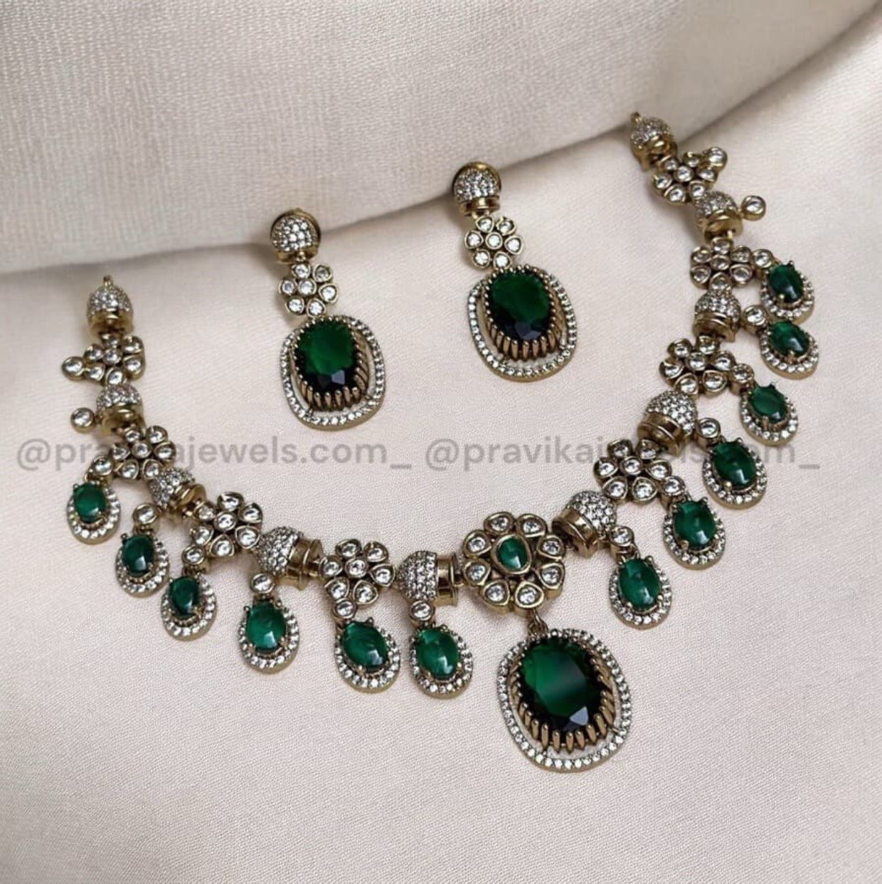 Victorian Stone Necklace Set VN01