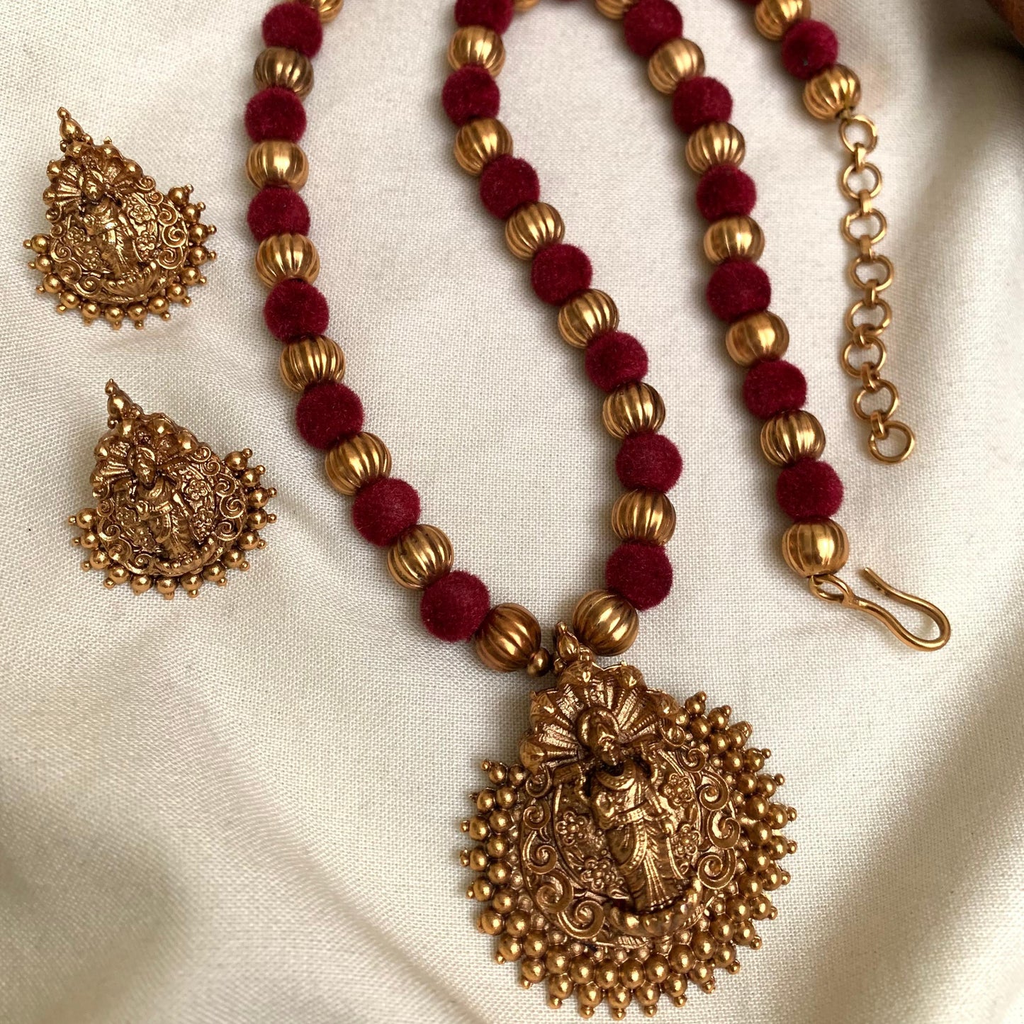 Lakshmi Devi Temple Velvet Bead Necklace Set – Antique Gold AN60