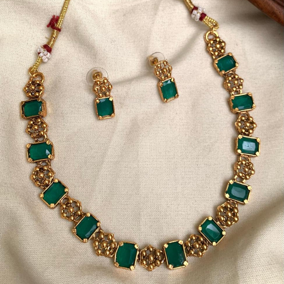 Stone Floral Gold-Plated Necklace Set AN72