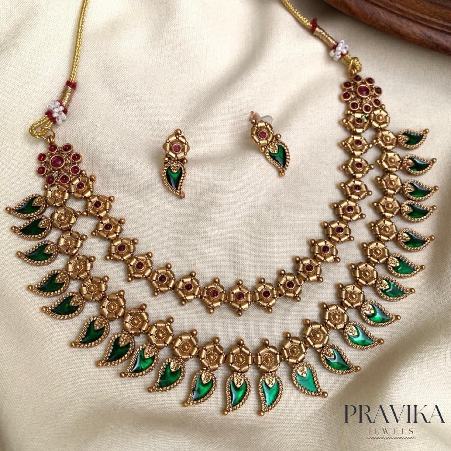Floral Paisley Antique Necklace Set AN26