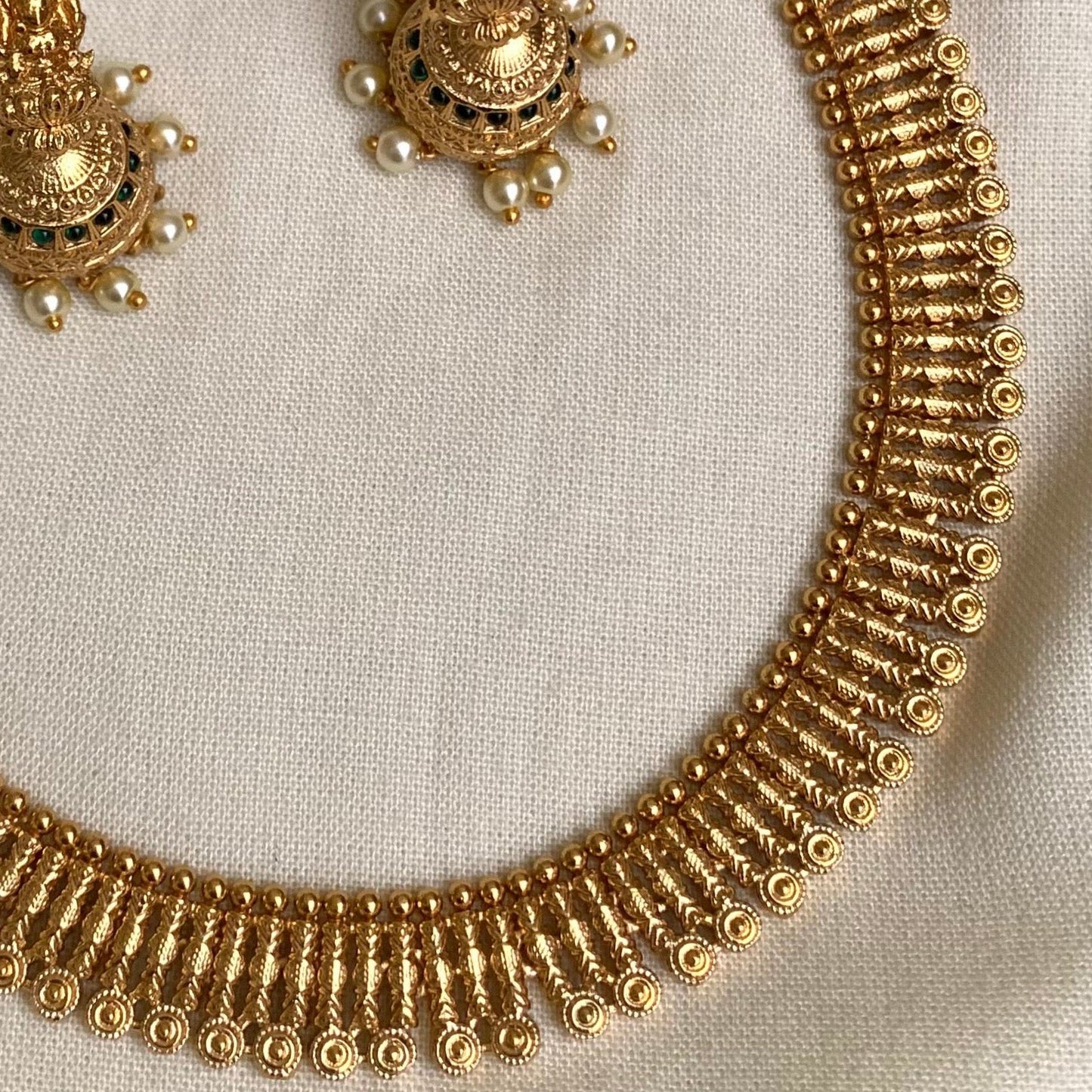 Antique Gold Kundan Temple Necklace Set AN32