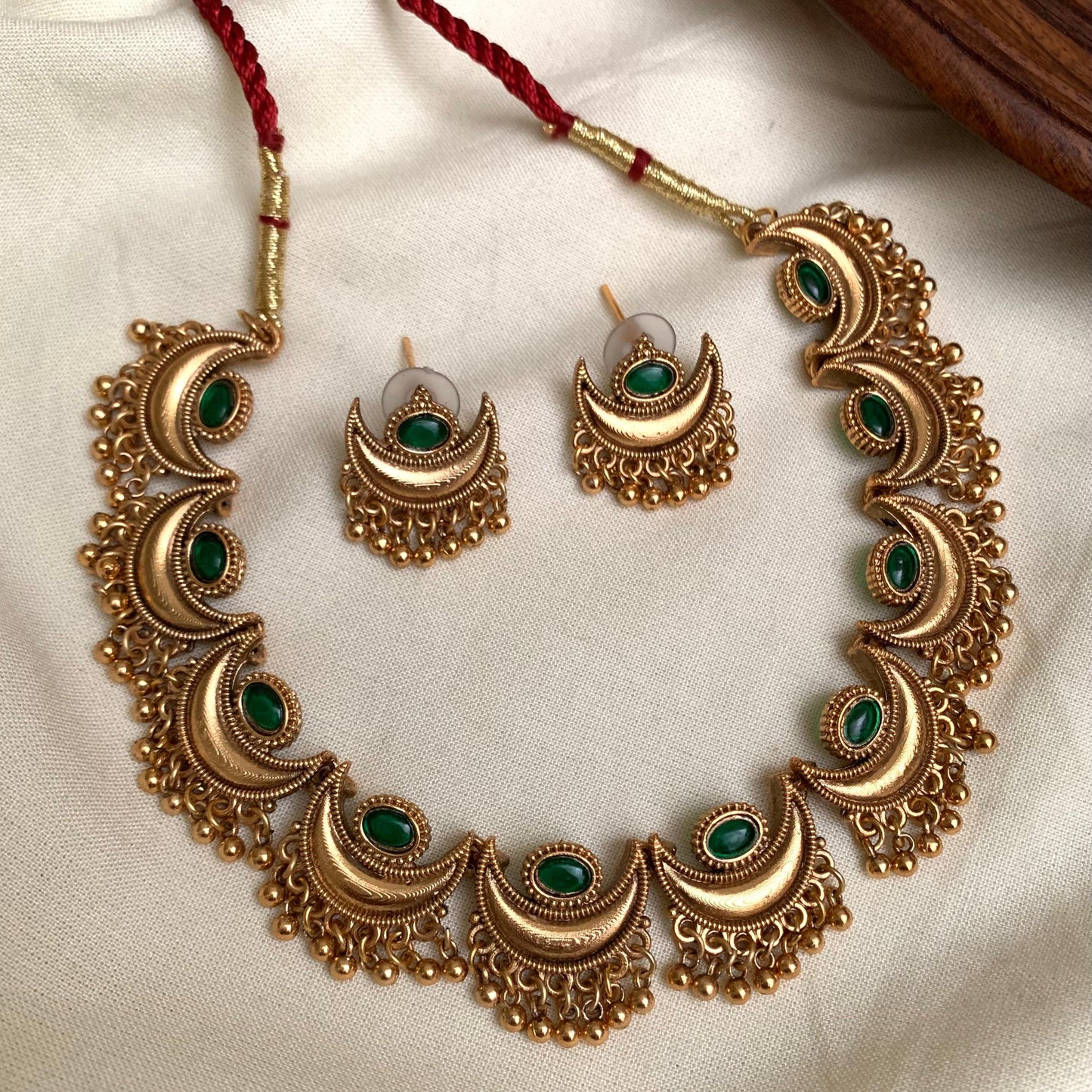 Chandrama Necklace Set (Ruby / Emerald) AN29