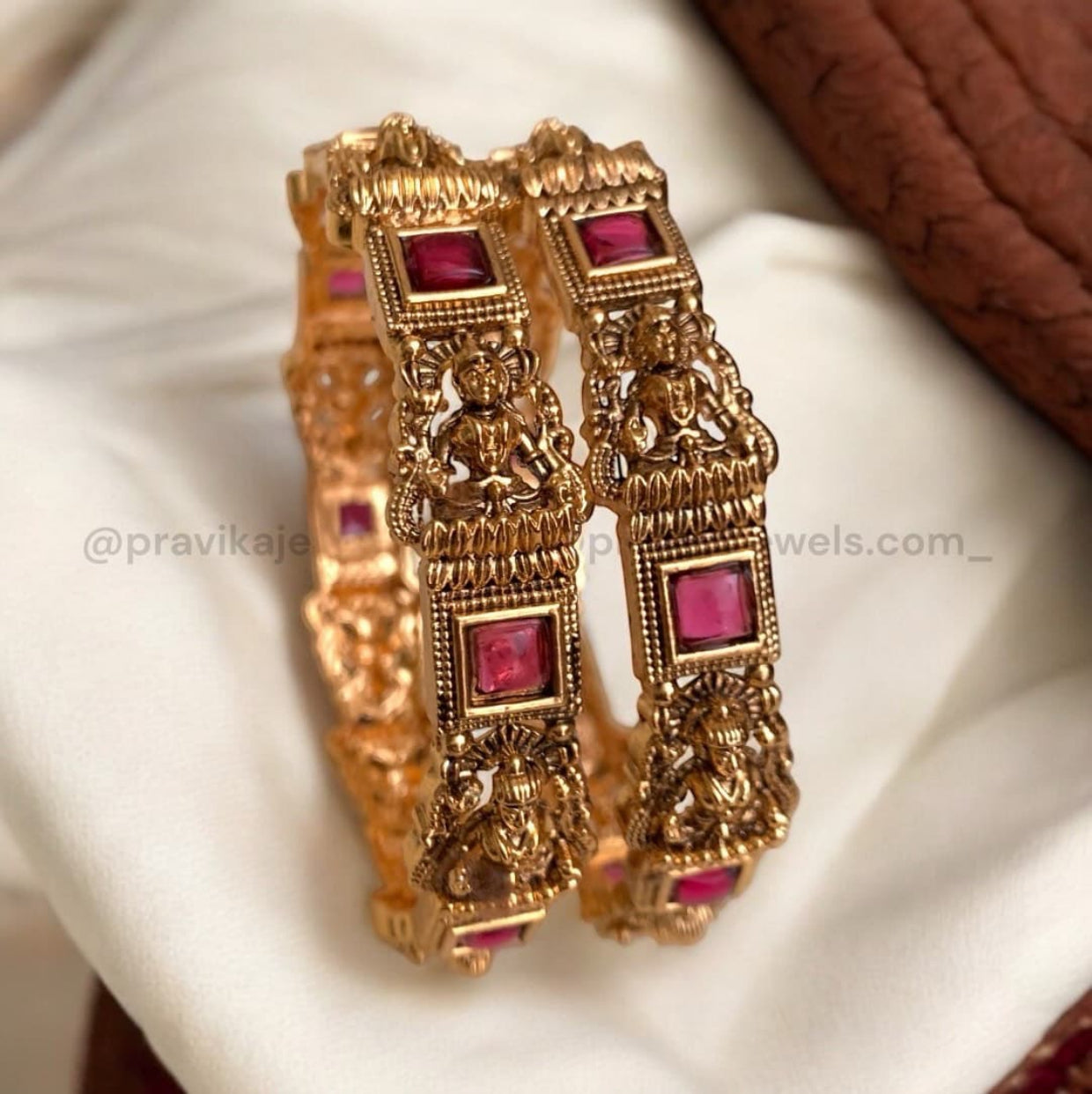 Antique Temple Bangles AB08