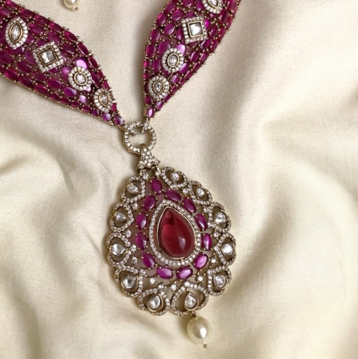 Majestic Victorian Heritage Necklace VN04