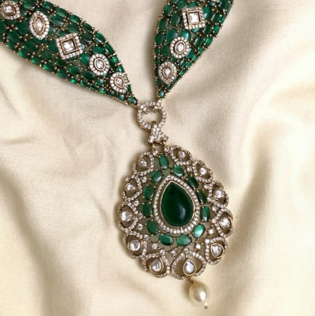Majestic Victorian Heritage Necklace VN04
