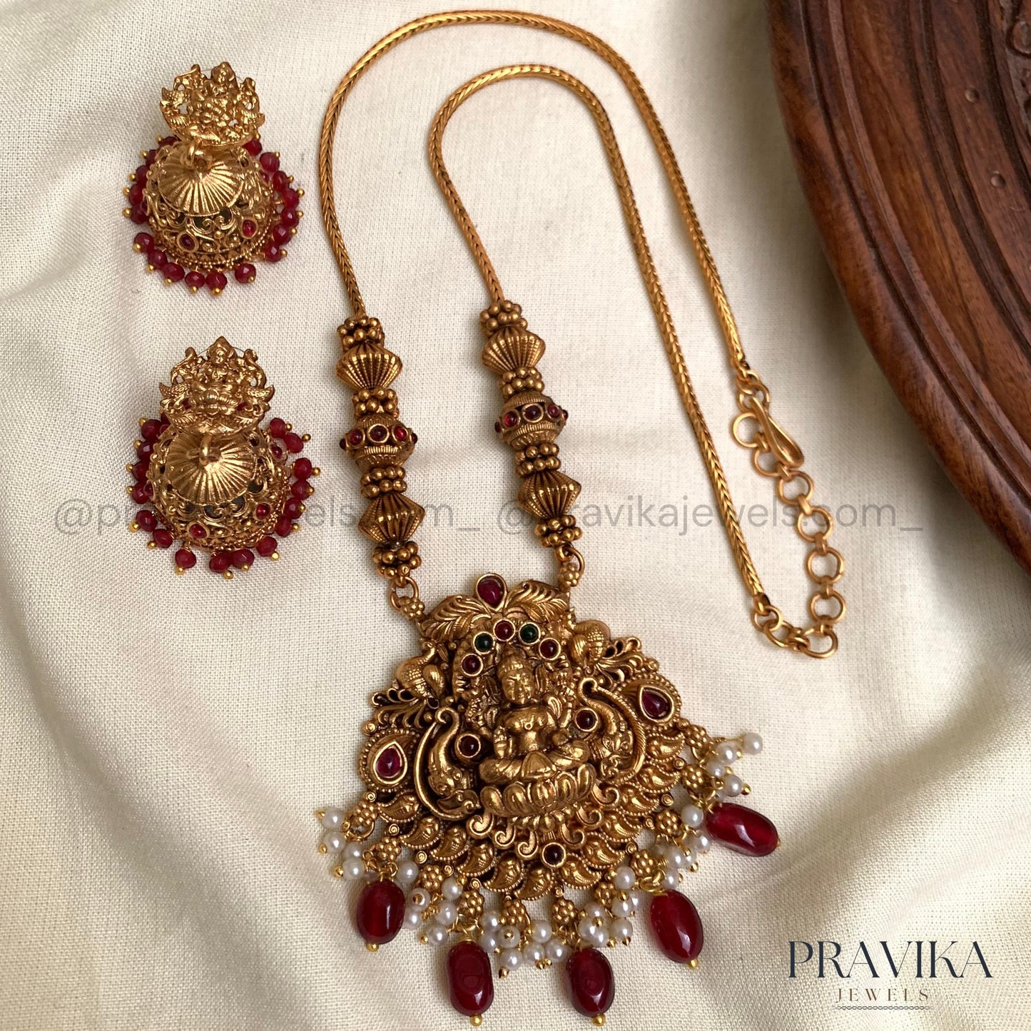 Antique Lakshmi Temple Pendant Set AN128