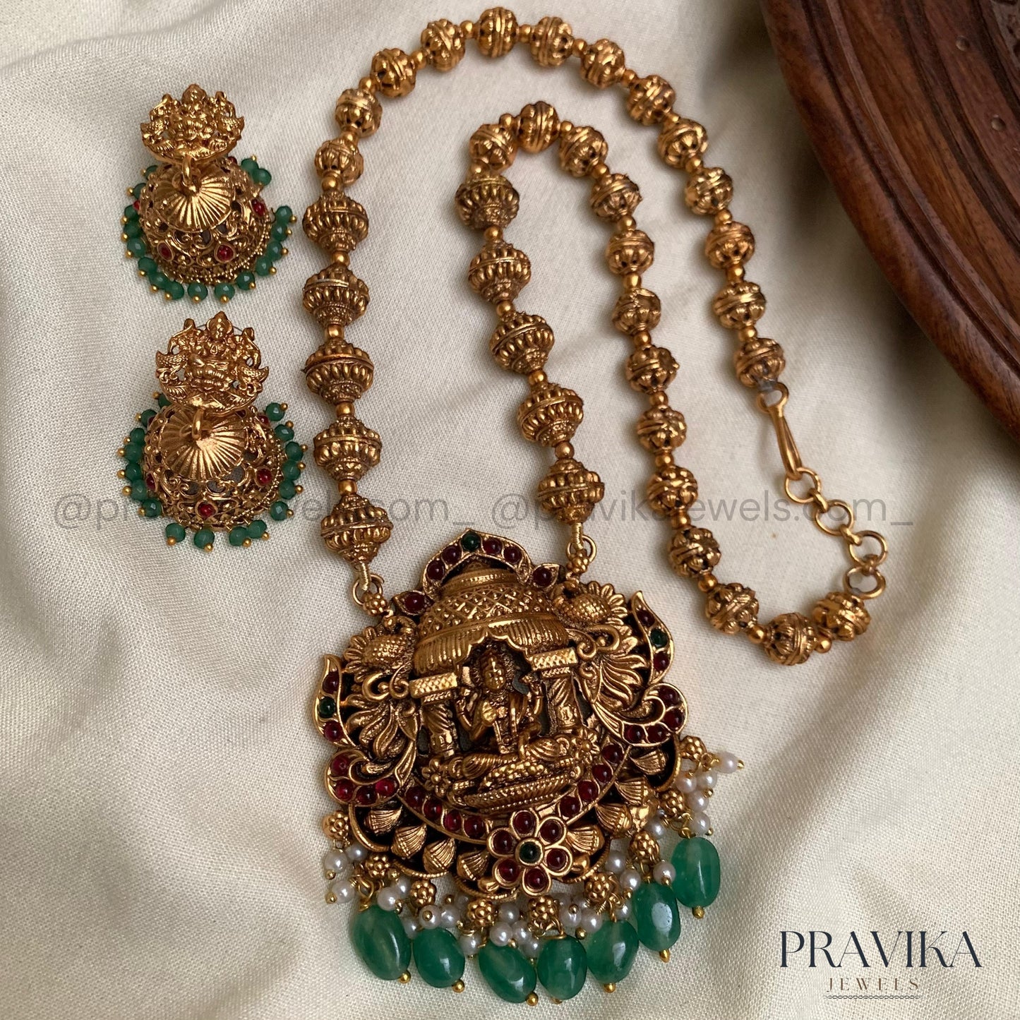 Antique Lakshmi Temple Pendant Set AN126