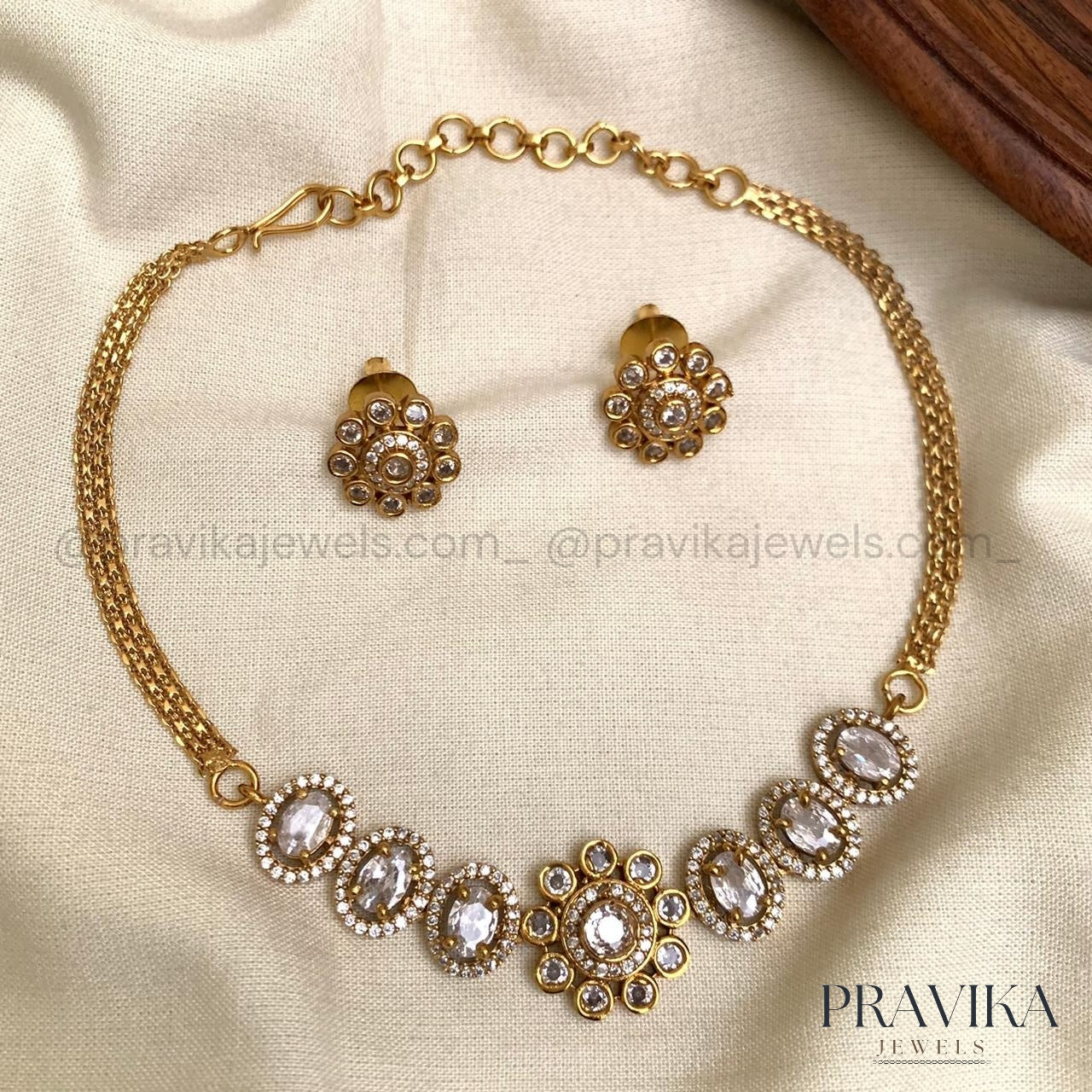 Victorian Floral Necklace Set VN14