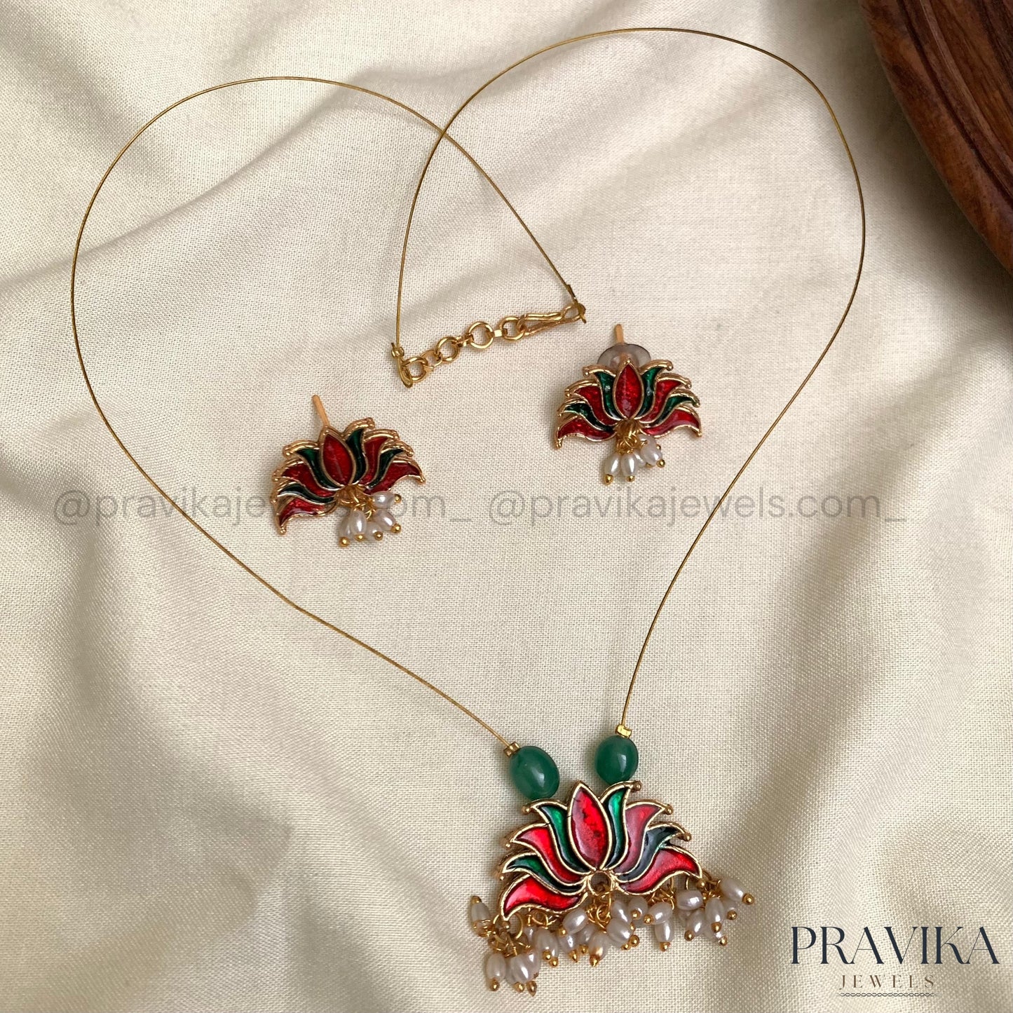 Invisible Lotus Necklace Set IN30