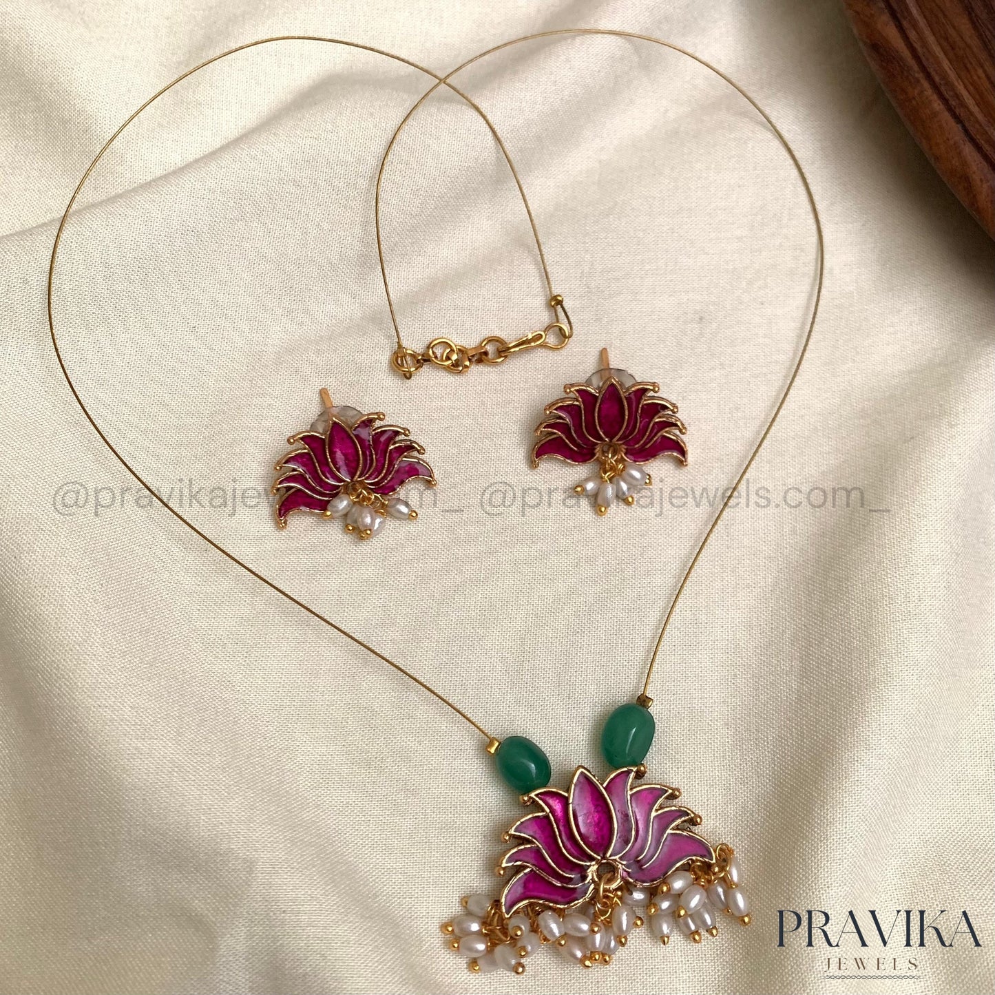 Invisible Lotus Necklace Set IN30