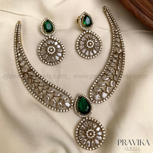 Emerald Green Polki-Inspired Necklace Set VN15