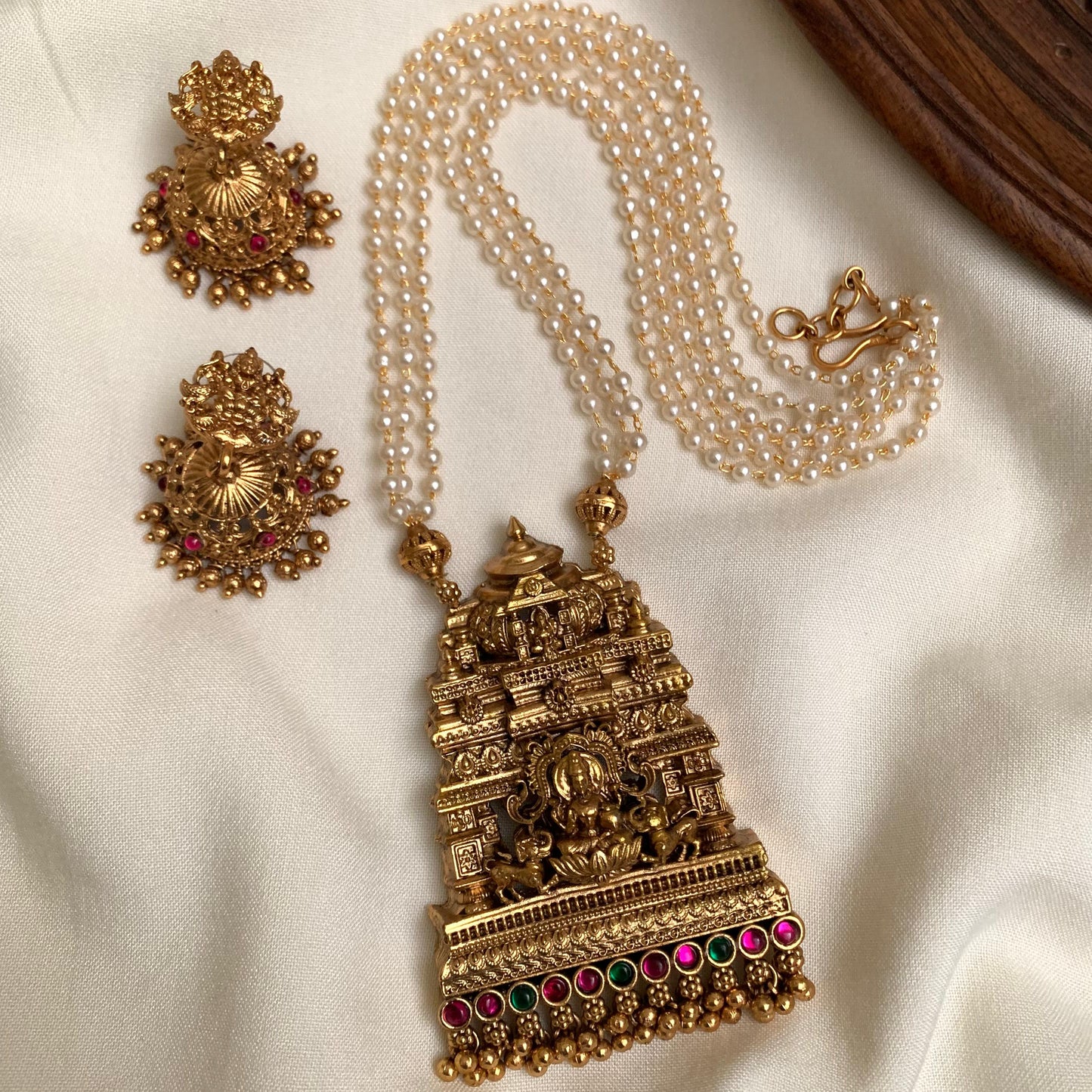Temple-Inspired Antique Gold Long Necklace Set AN167