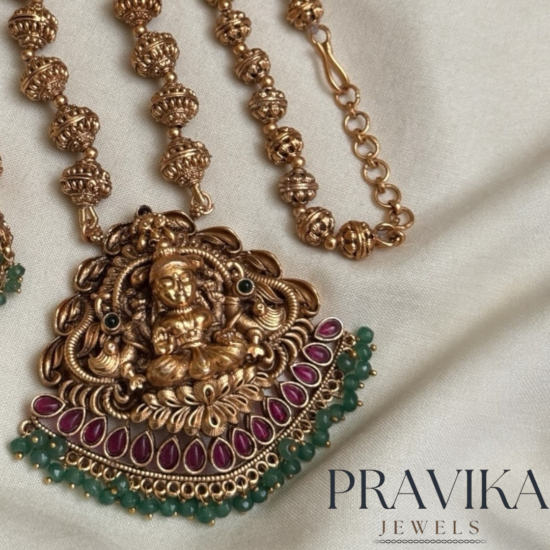 Antique Pendant Necklace with Earrings AN43