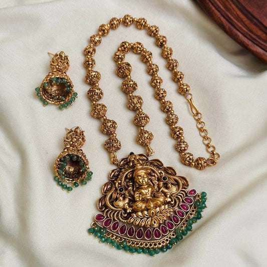 Antique Pendant Necklace with Earrings AN43
