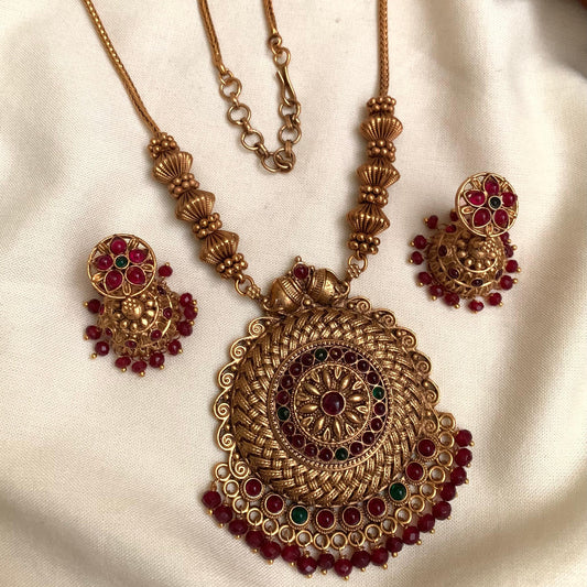 Antique Gold-Tone Pendant Necklace with Earrings AN54