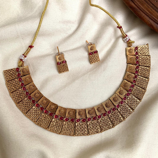 Heritage Block Choker Set AN59