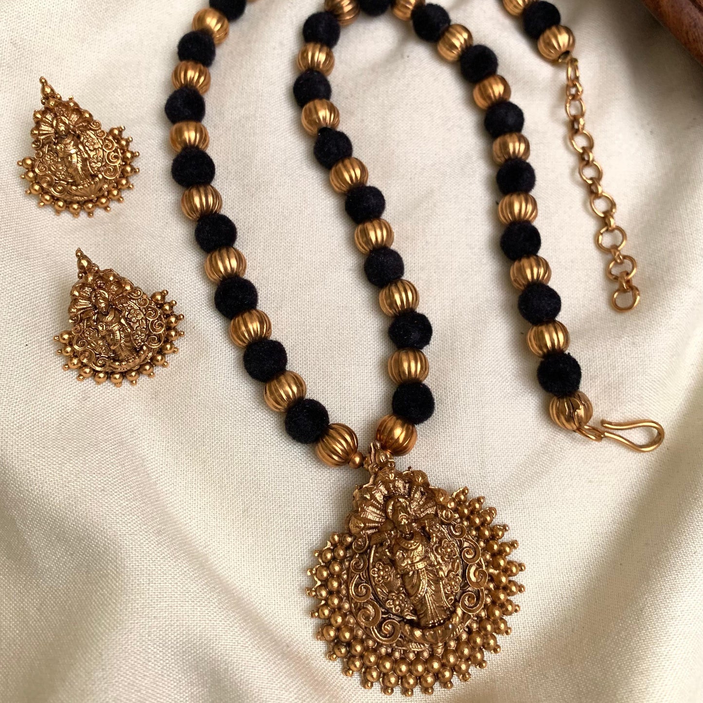 Lakshmi Devi Temple Velvet Bead Necklace Set – Antique Gold AN60