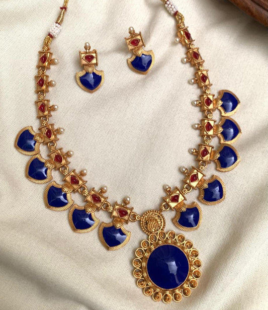 Traditional Enamel Pendant Necklace Set AN75
