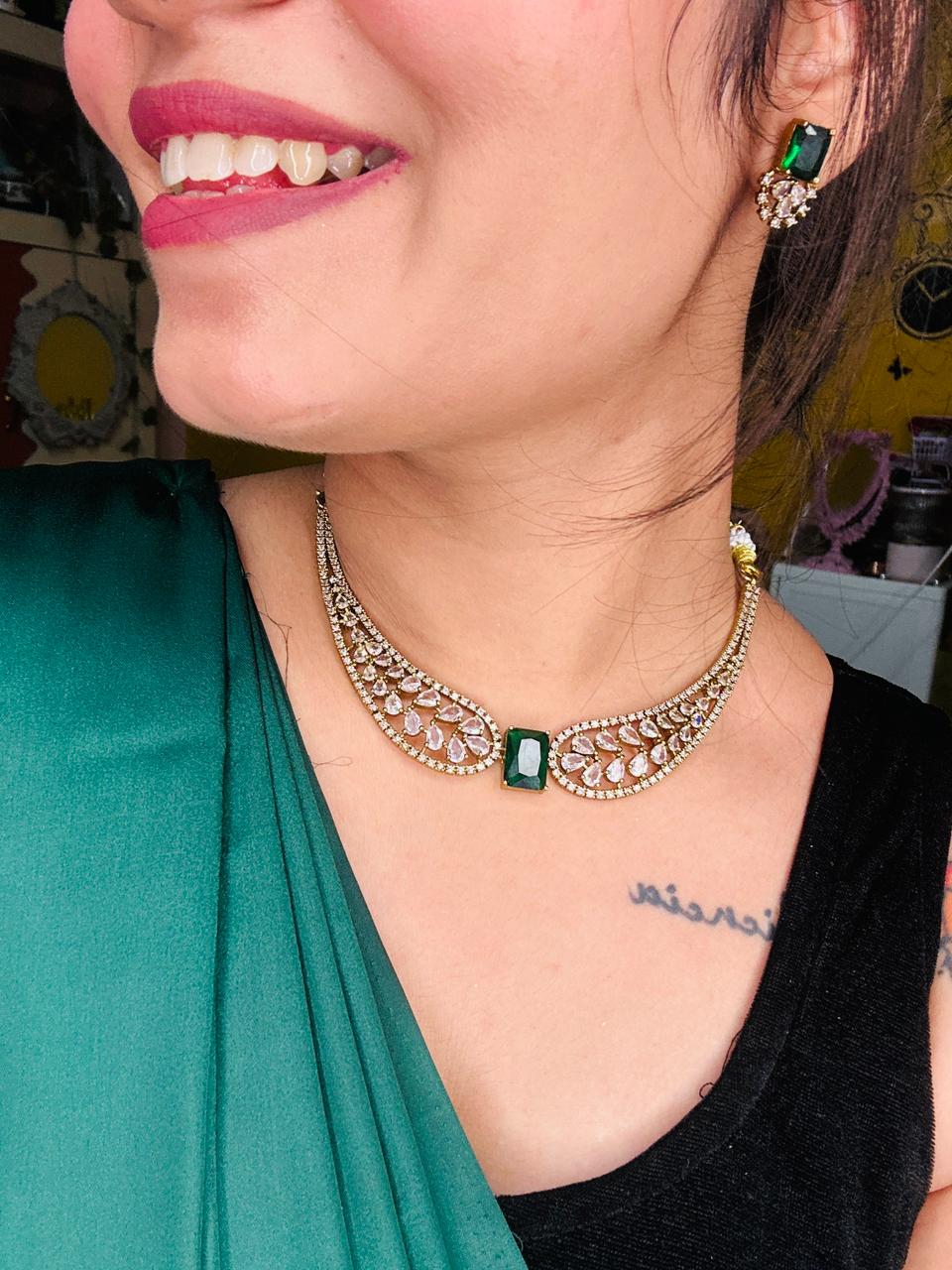 Victorian Style Stone Necklace Set VN10