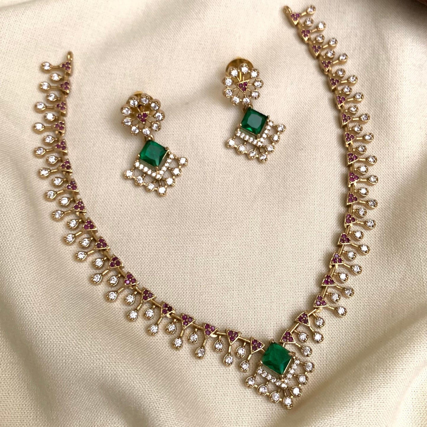 Royal Victorian Necklace VN09