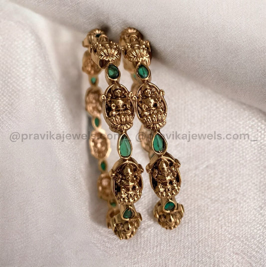 Antique Bangle AB02