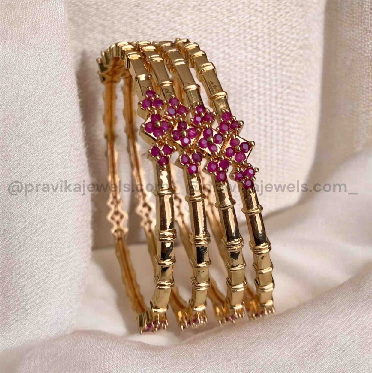 Antique Bangle AB03