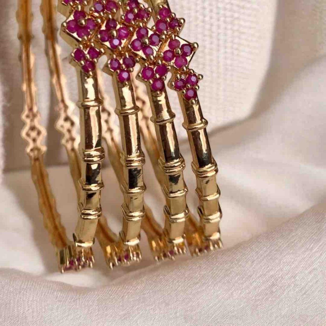 Antique Bangle AB03