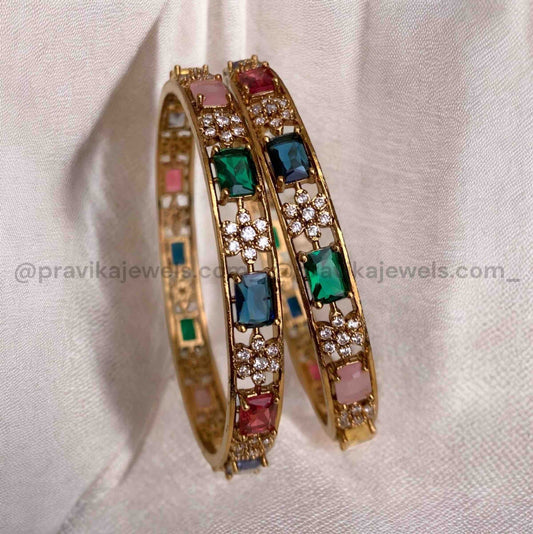 Antique Bangle AB05
