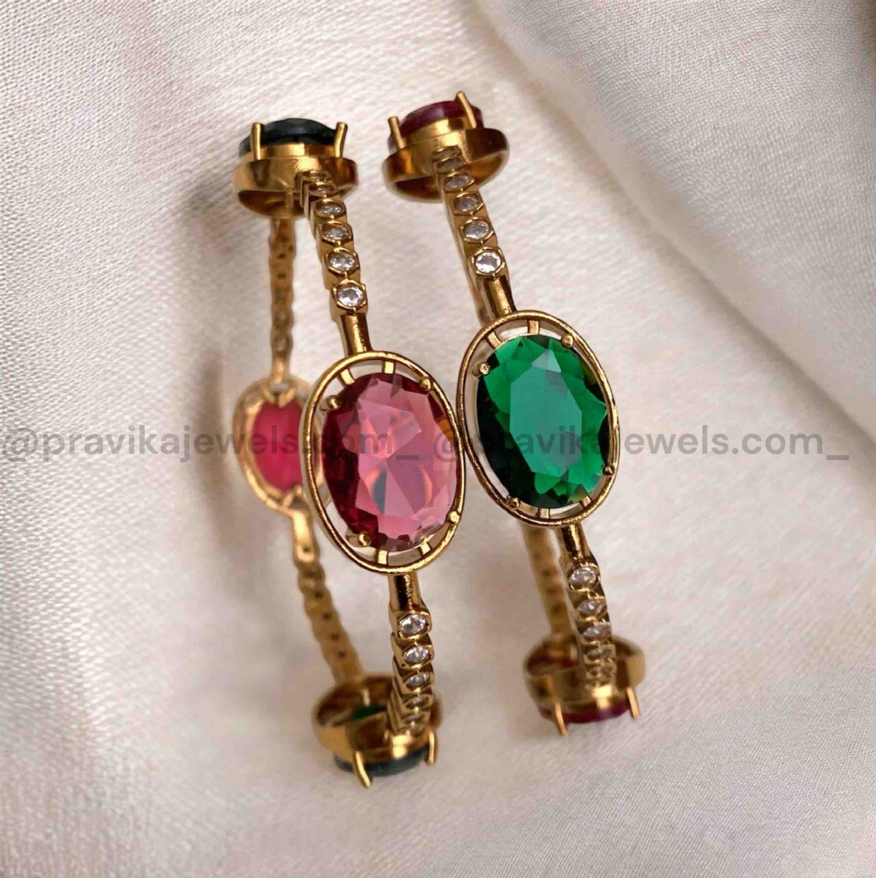 Antique Bangle AB06
