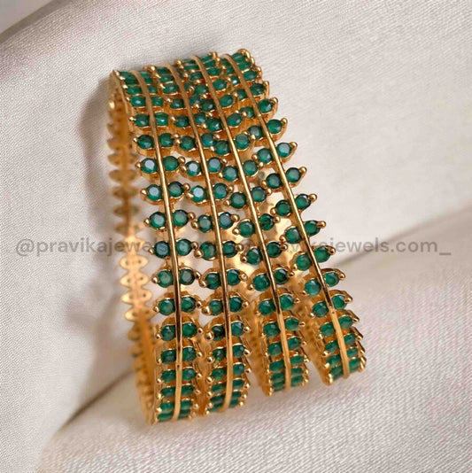Antique Bangle AB07
